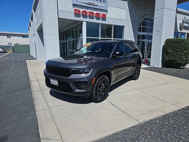 2024 Jeep Grand Cherokee Laredo