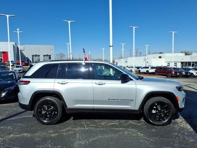 2025 Jeep Grand Cherokee Altitude