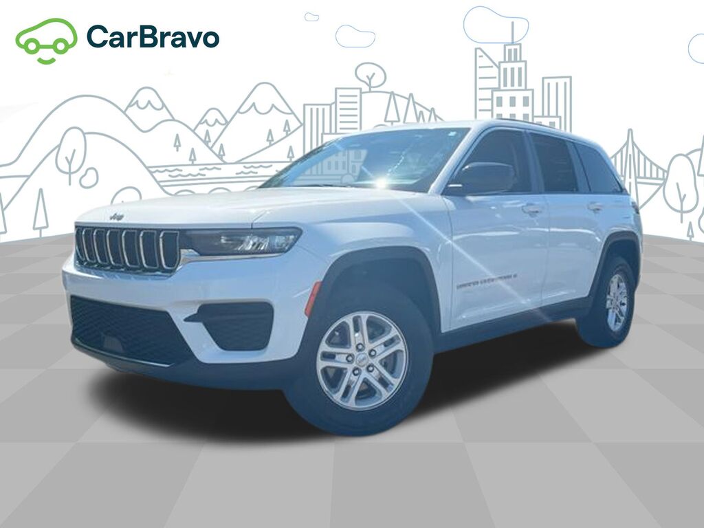 2022 Jeep Grand Cherokee Laredo 4x4 — photo 1 of 6