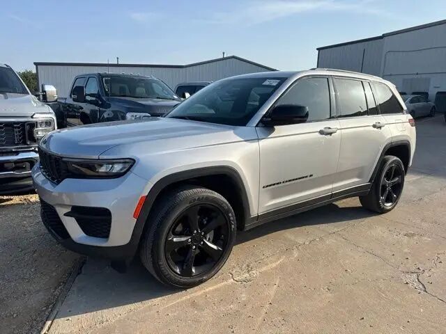 2023 Jeep Grand Cherokee Laredo