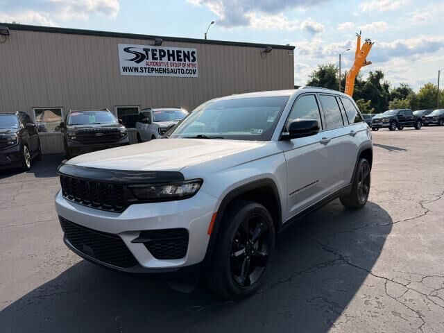 2024 Jeep Grand Cherokee Laredo