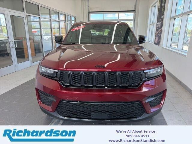 2025 Jeep Grand Cherokee Laredo