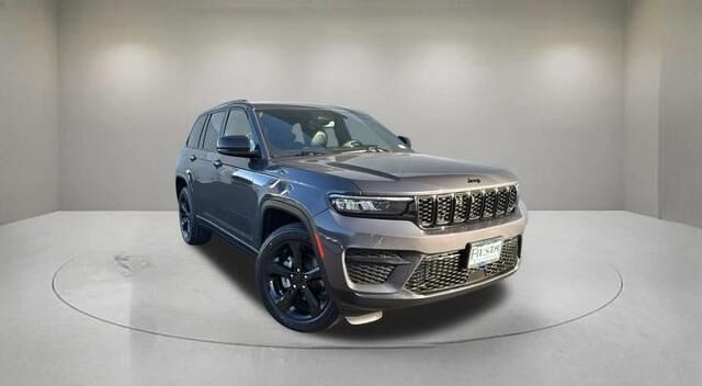2023 Jeep Grand Cherokee Laredo