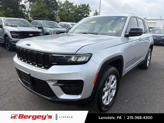 2023 Jeep Grand Cherokee Laredo