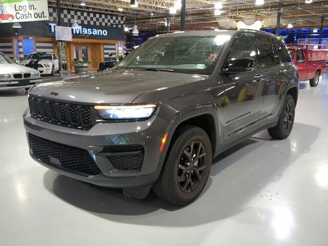 2024 Jeep Grand Cherokee Laredo