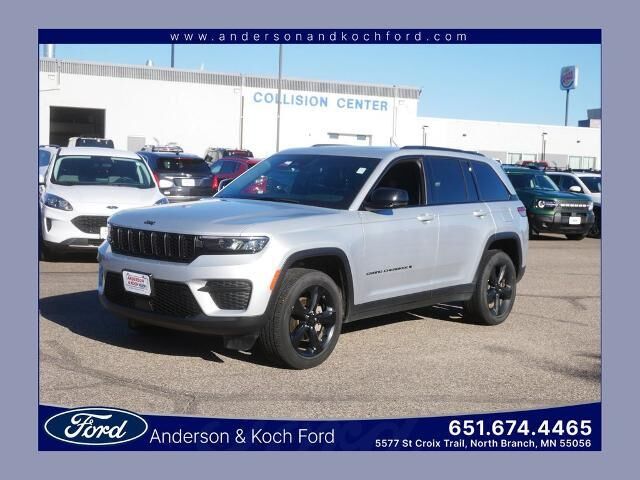 2024 Jeep Grand Cherokee Laredo