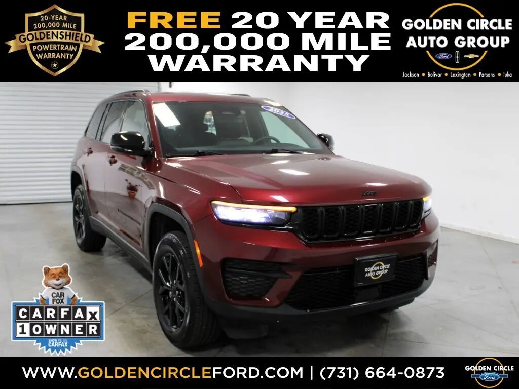 2025 Jeep Grand Cherokee Laredo — photo 1 of 13
