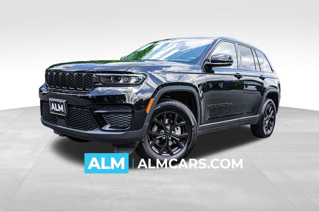 2025 Jeep Grand Cherokee Altitude — photo 1 of 13
