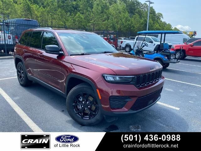 2025 Jeep Grand Cherokee Laredo