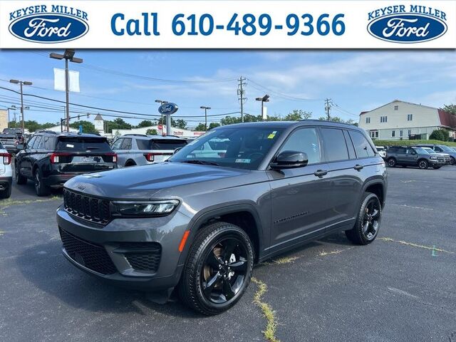 2022 Jeep Grand Cherokee Laredo