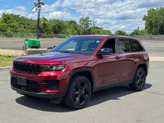2023 Jeep Grand Cherokee Laredo