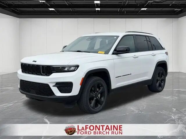2023 Jeep Grand Cherokee Laredo