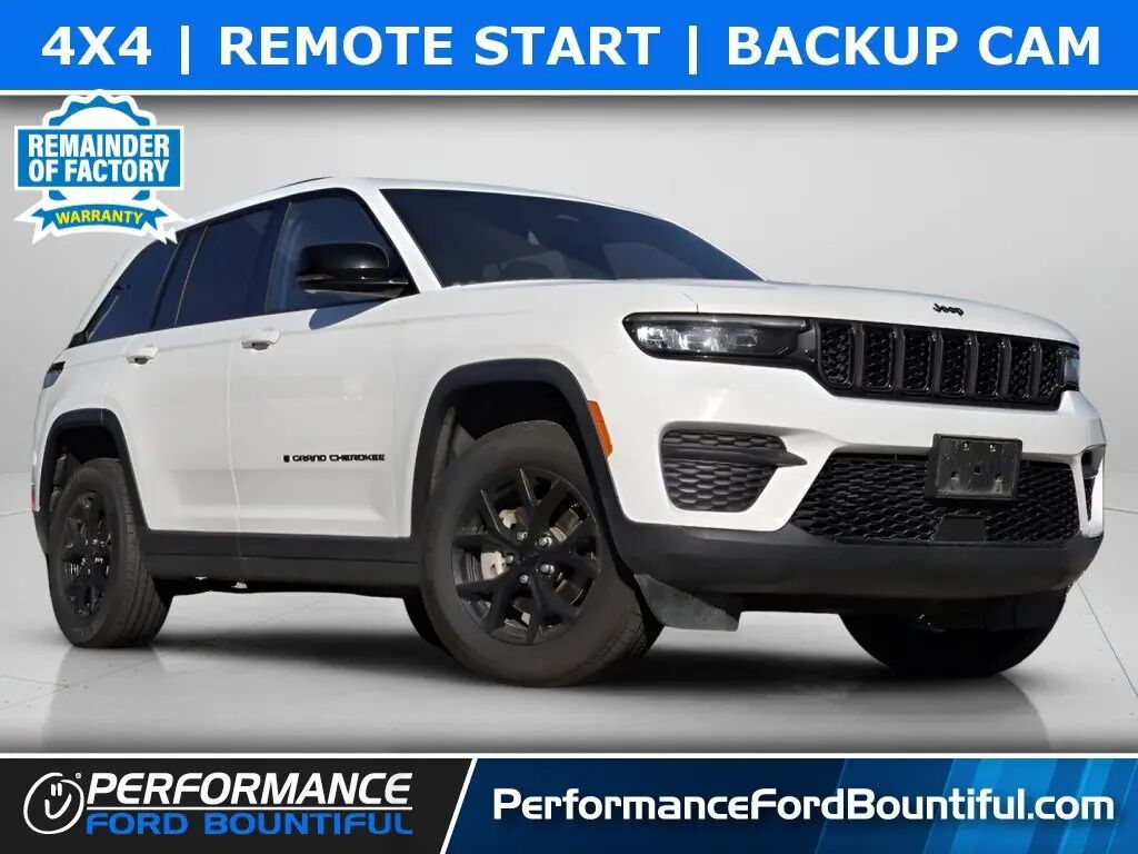2024 Jeep Grand Cherokee Laredo — photo 1 of 25