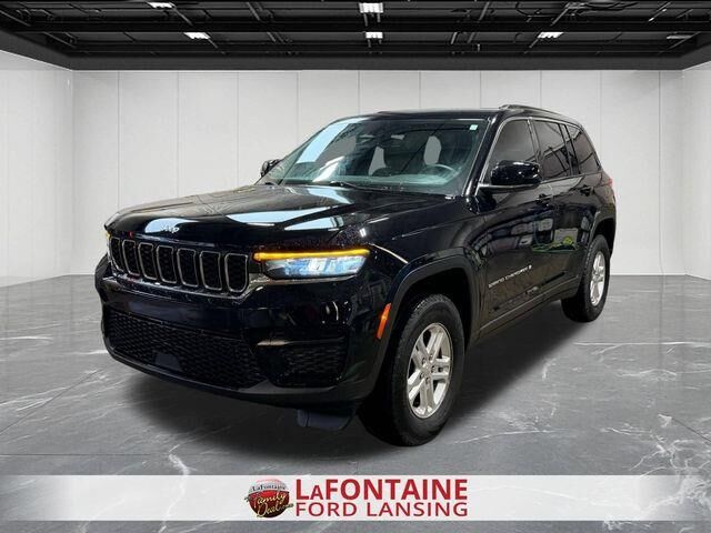 2024 Jeep Grand Cherokee Laredo — photo 1 of 13