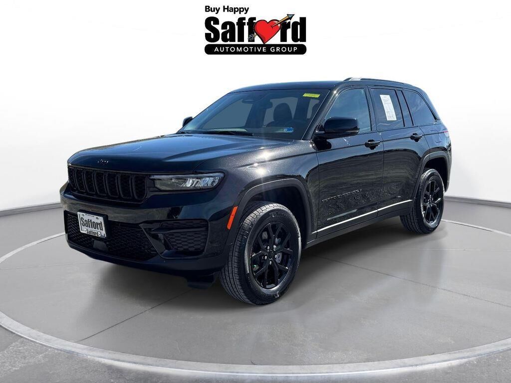 2025 Jeep Grand Cherokee Altitude X — photo 1 of 13