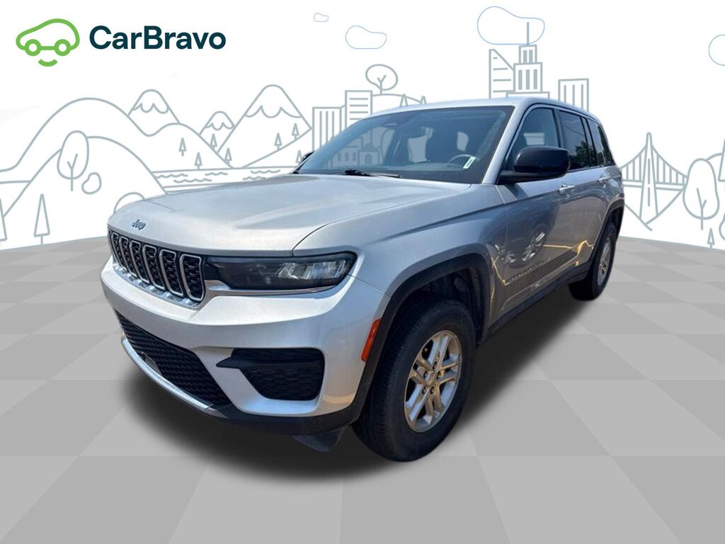 2023 Jeep Grand Cherokee Laredo — photo 1 of 7