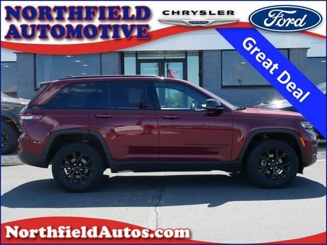2025 Jeep Grand Cherokee Laredo