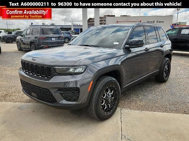 2025 Jeep Grand Cherokee Laredo
