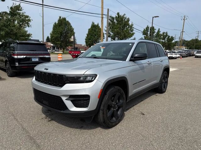 2023 Jeep Grand Cherokee Laredo