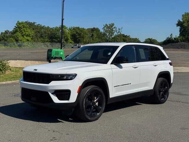 2023 Jeep Grand Cherokee Laredo