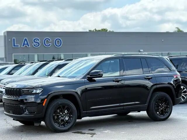 2025 Jeep Grand Cherokee Laredo