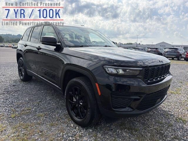 2025 Jeep Grand Cherokee Laredo