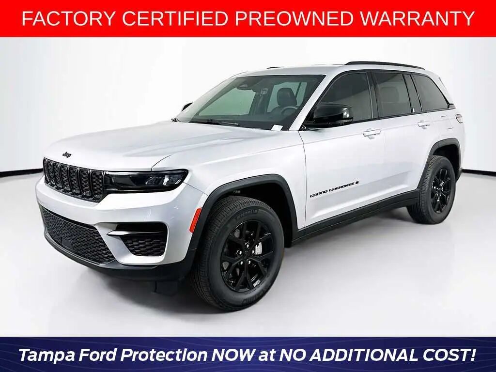 2025 Jeep Grand Cherokee Laredo — photo 1 of 26
