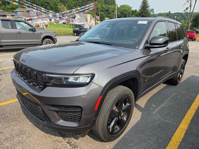 2023 Jeep Grand Cherokee Laredo