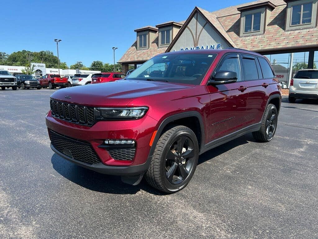 2023 Jeep Grand Cherokee Limited — photo 1 of 1