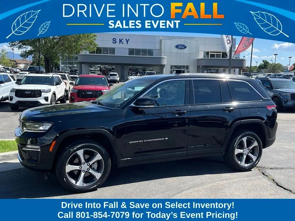 2023 Jeep Grand Cherokee Limited — photo 1 of 13