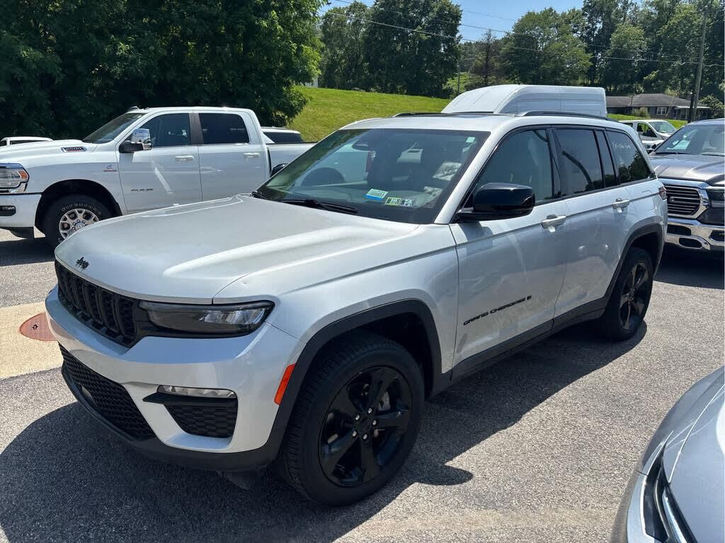 2024 Jeep Grand Cherokee Limited — photo 1 of 1