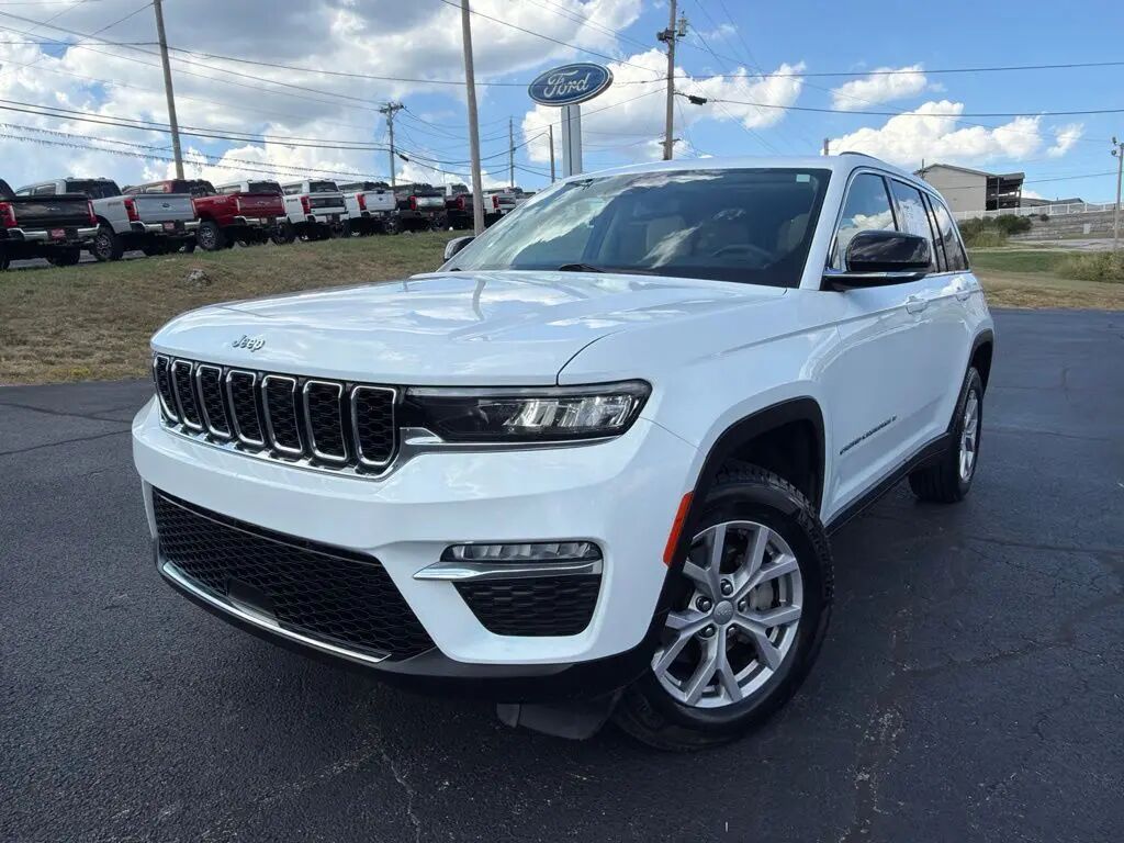 2022 Jeep Grand Cherokee Limited — photo 1 of 13
