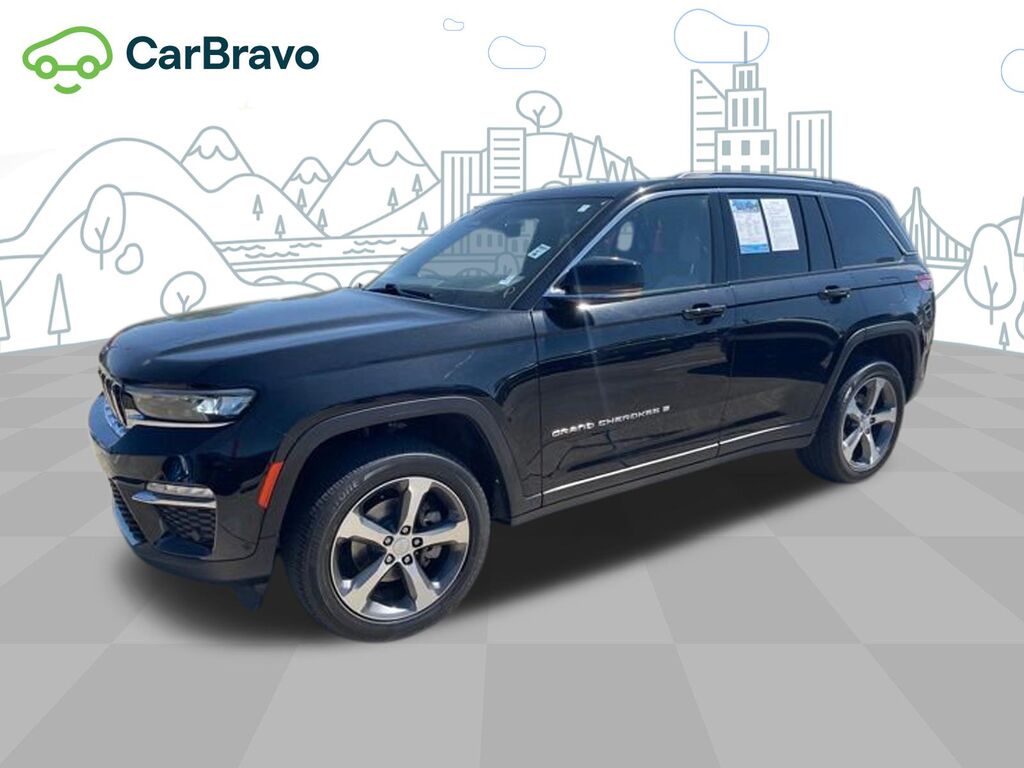 2023 Jeep Grand Cherokee Limited 4x4 — photo 1 of 6