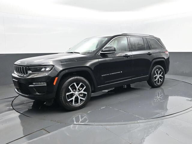 2023 Jeep Grand Cherokee Limited — photo 1 of 12