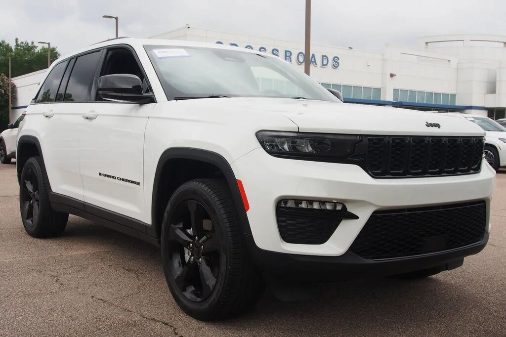 2024 Jeep Grand Cherokee Limited — photo 1 of 39