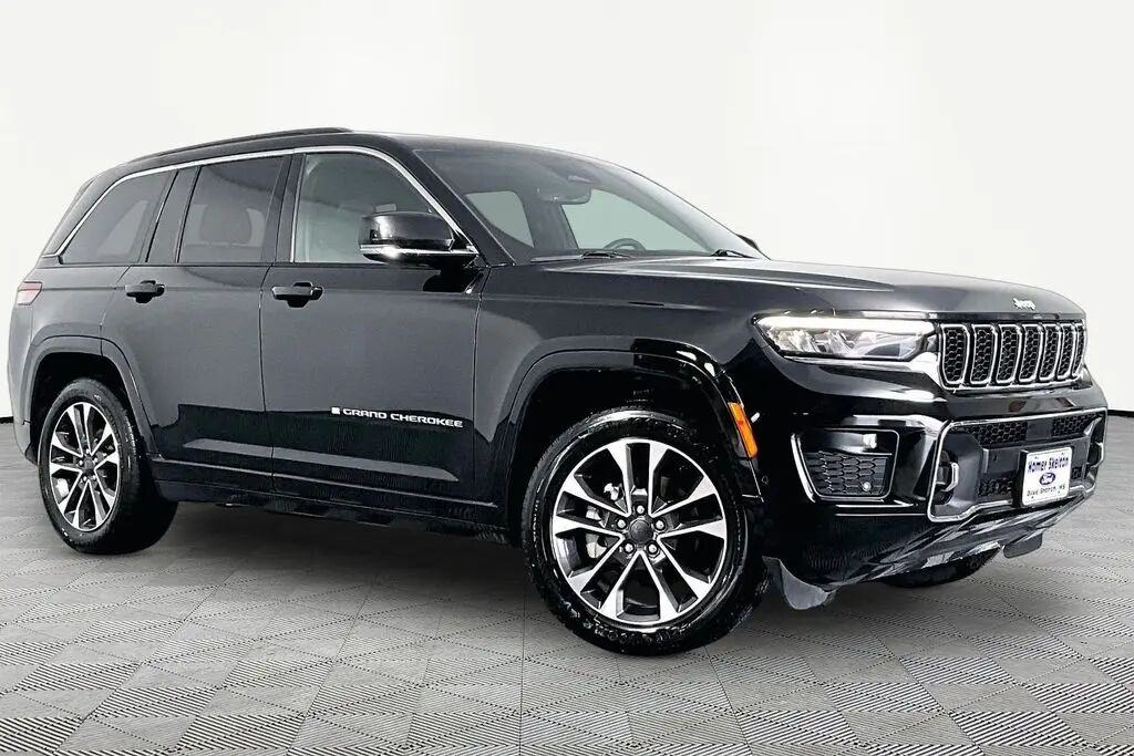 2024 Jeep Grand Cherokee Overland — photo 1 of 13