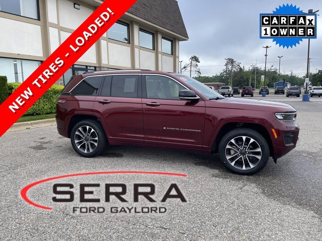 2023 Jeep Grand Cherokee Overland — photo 1 of 1