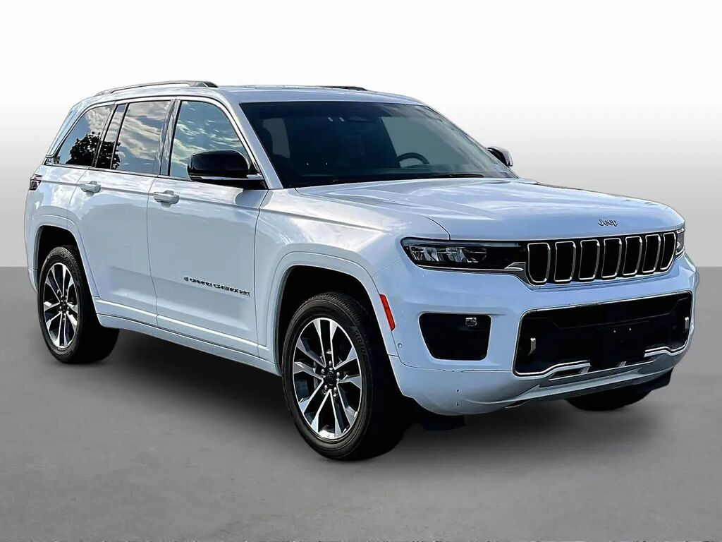 2023 Jeep Grand Cherokee Overland — photo 1 of 13