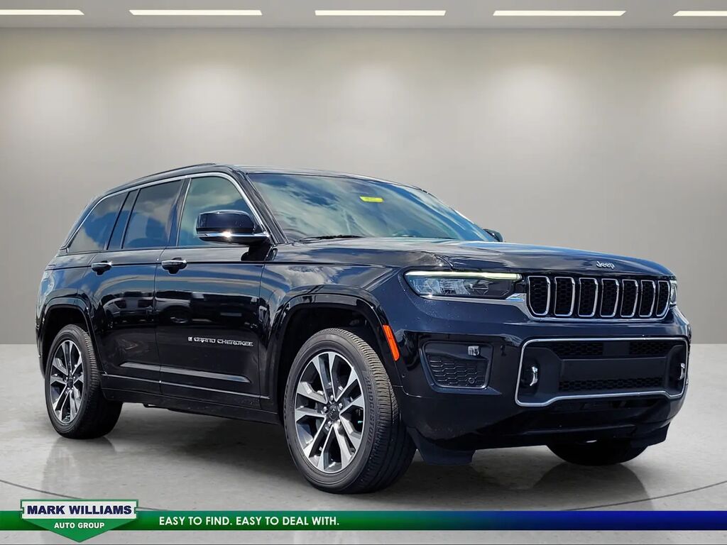2022 Jeep Grand Cherokee Overland — photo 1 of 12