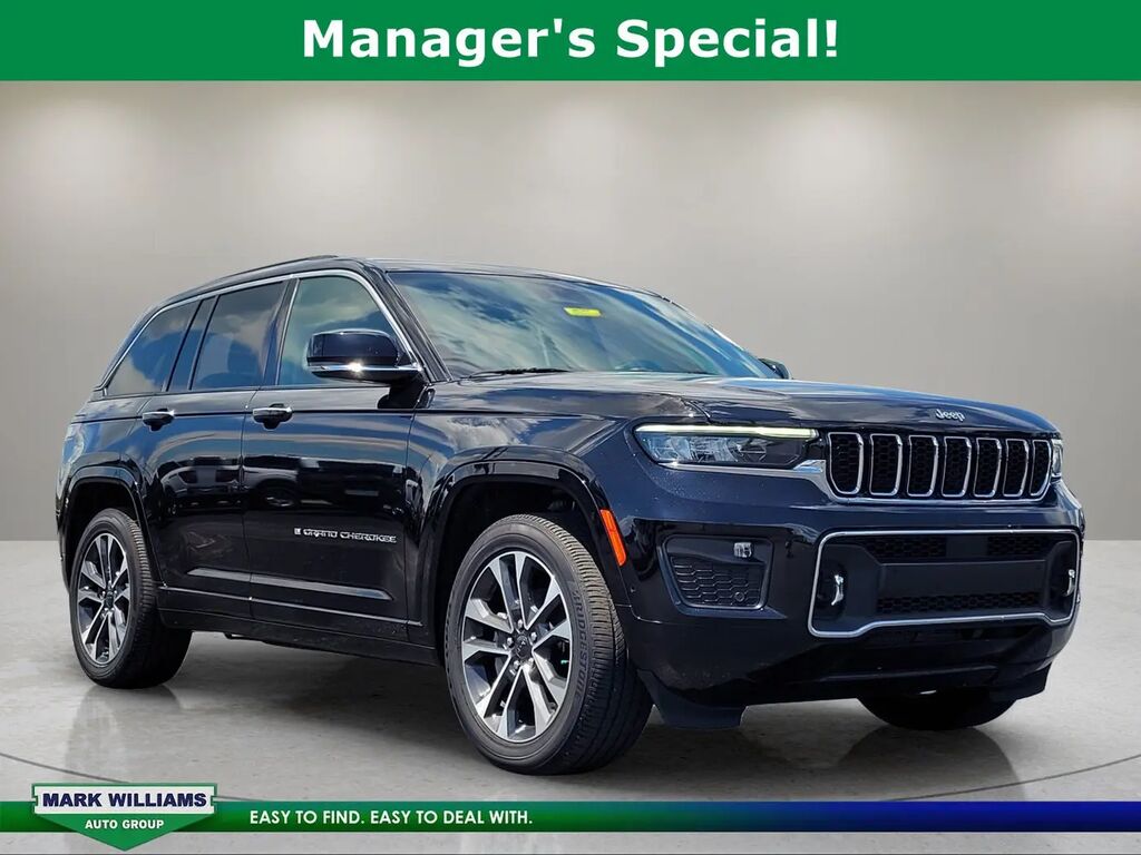 2022 Jeep Grand Cherokee Overland — photo 1 of 12