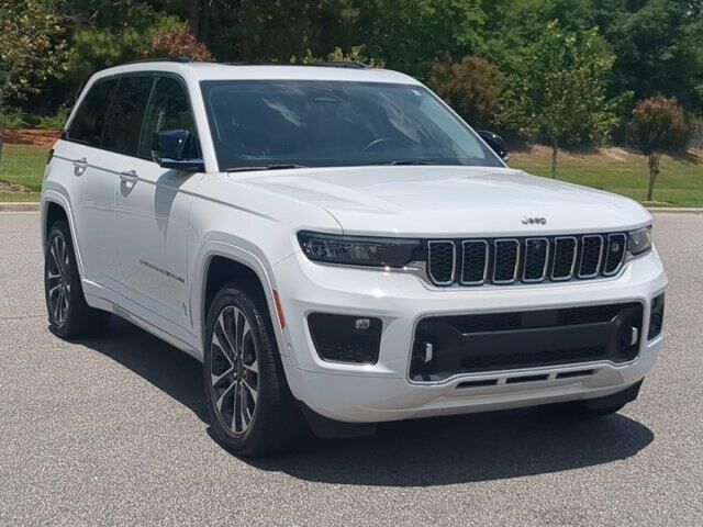 2023 Jeep Grand Cherokee Overland — photo 1 of 13