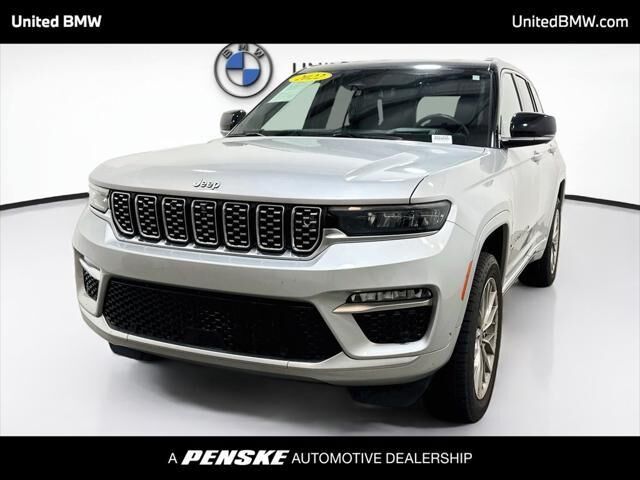 2022 Jeep Grand Cherokee Summit