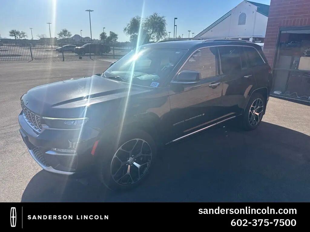 2022 Jeep Grand Cherokee Summit — photo 1 of 2