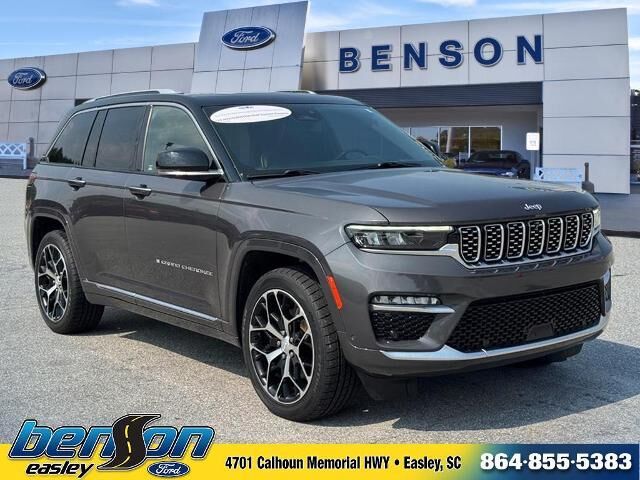 2022 Jeep Grand Cherokee Summit