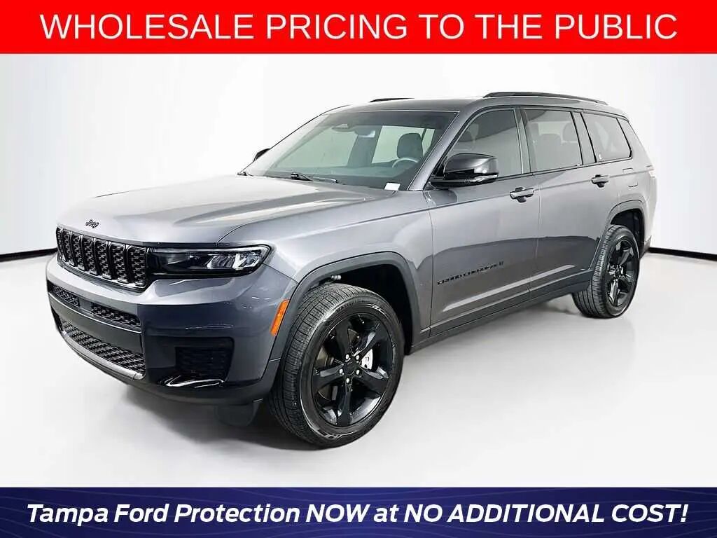 2024 Jeep Grand Cherokee L Laredo — photo 1 of 13