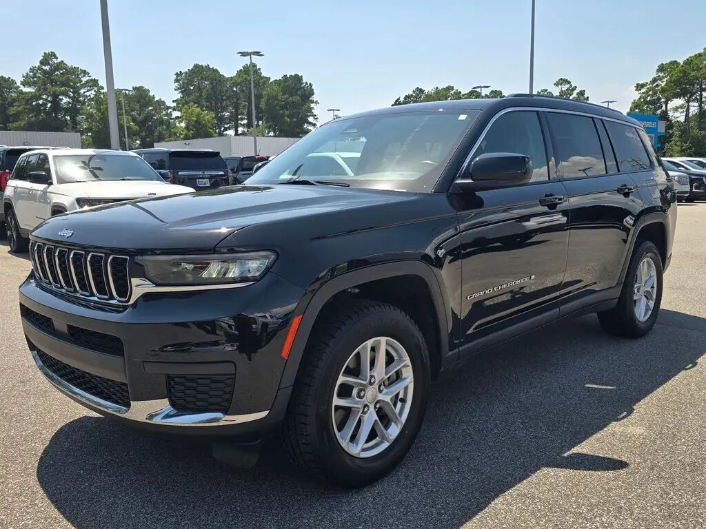 2022 Jeep Grand Cherokee L Laredo — photo 1 of 13
