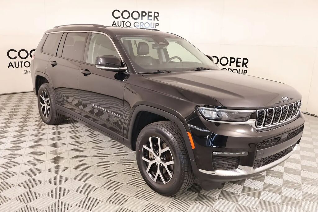 2023 Jeep Grand Cherokee L Limited — photo 1 of 13
