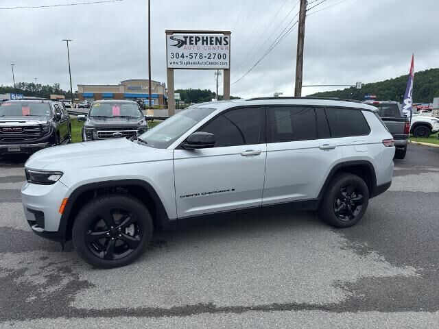 2022 Jeep Grand Cherokee L Laredo