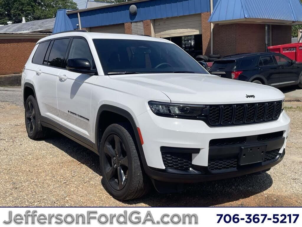 2023 Jeep Grand Cherokee L Laredo — photo 1 of 1