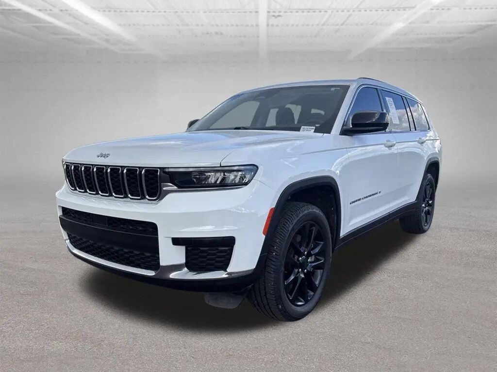 2023 Jeep Grand Cherokee L Laredo — photo 1 of 13